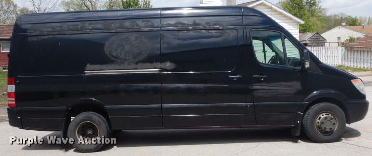 image for item IY9686 2011 Freightliner Sprinter  van