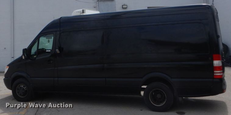 image for item IY9686 2011 Freightliner Sprinter  van