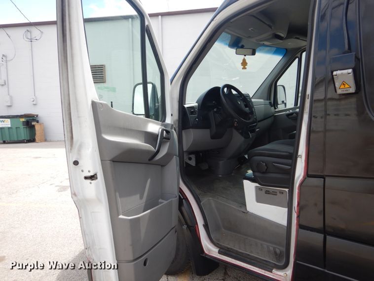 image for item IY9686 2011 Freightliner Sprinter  van