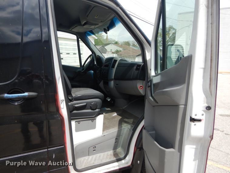 image for item IY9686 2011 Freightliner Sprinter  van