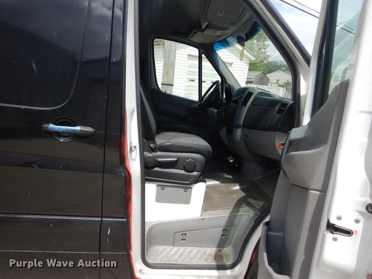 image for item IY9686 2011 Freightliner Sprinter  van