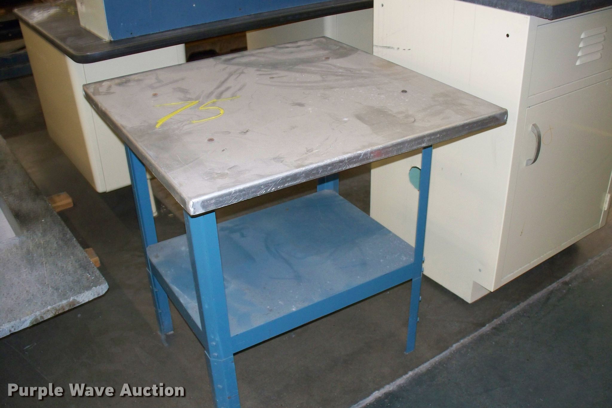 (10) pieces of furniture in Salina, KS Item GQ9575 sold Purple Wave