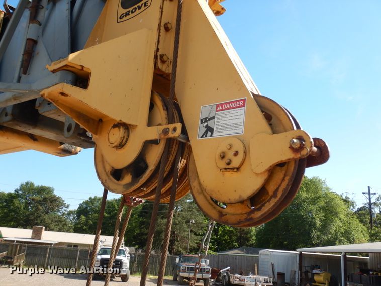 image for item DC2093 1974 Grove RT75S  crane