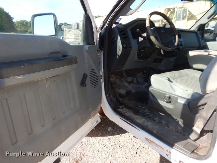 image for item DC2094 2011 Ford F550  utility / service truck