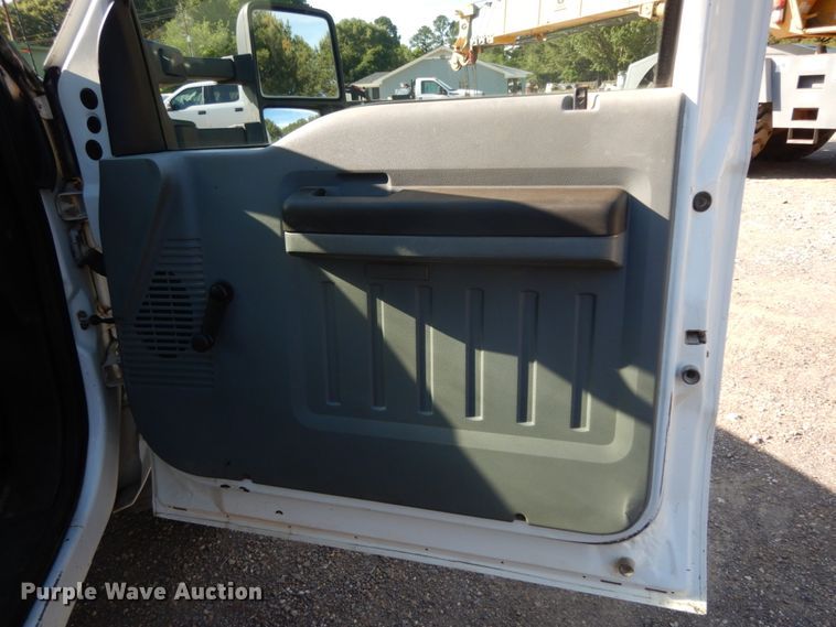 image for item DC2094 2011 Ford F550  utility / service truck