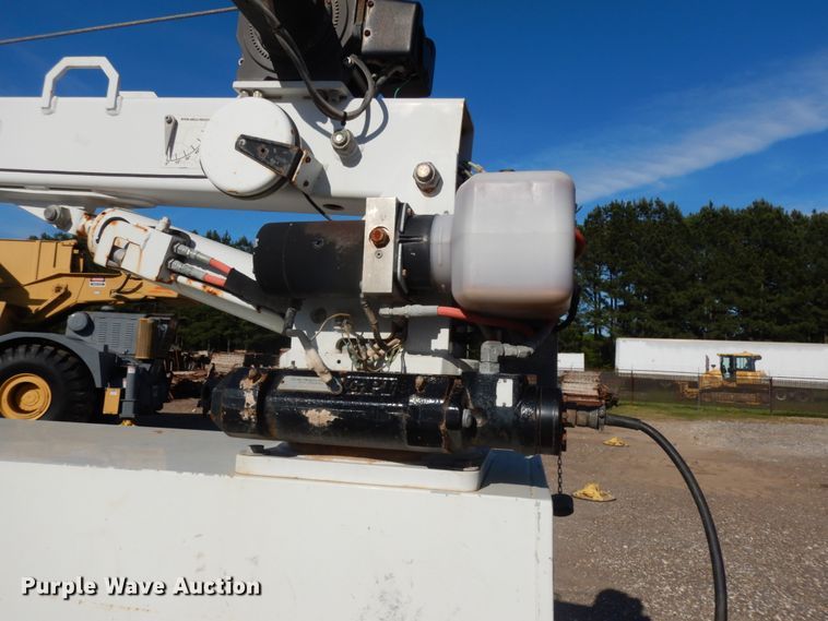 image for item DC2094 2011 Ford F550  utility / service truck