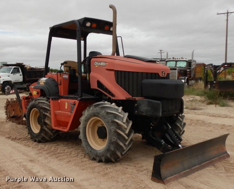 image for item DC2114 2014 Ditch Witch RT120  trencher