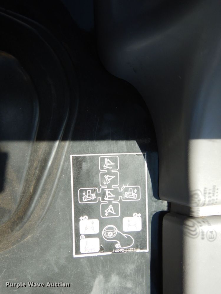 image for item DC2115 2012 Komatsu PC228USLC-8  excavator