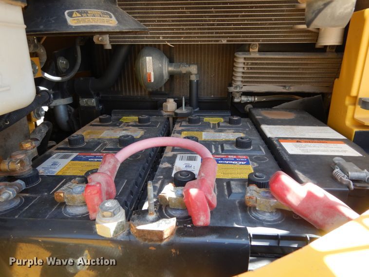 image for item DC2115 2012 Komatsu PC228USLC-8  excavator