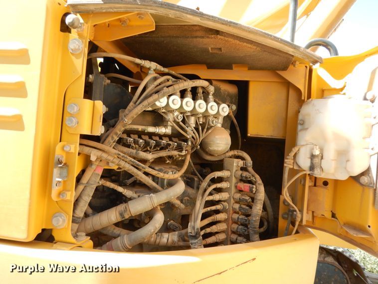 image for item DC2115 2012 Komatsu PC228USLC-8  excavator