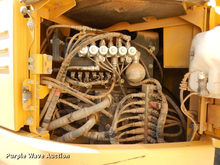 image for item DC2115 2012 Komatsu PC228USLC-8  excavator