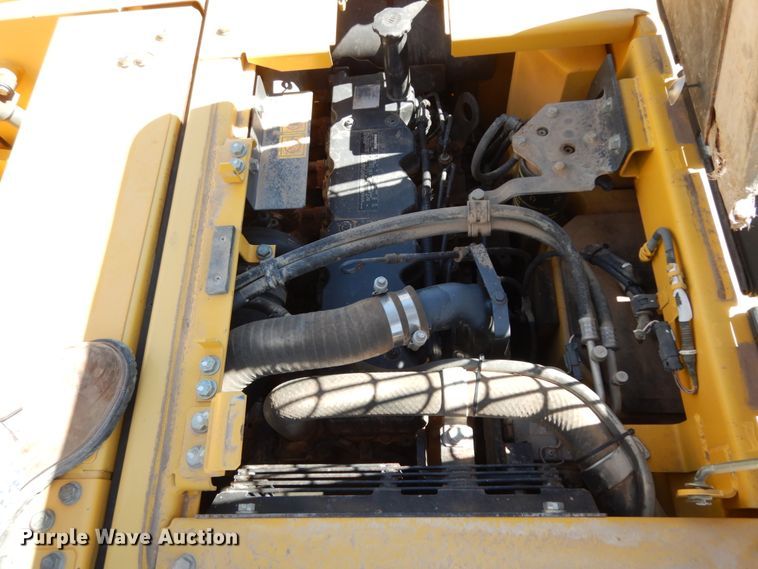 image for item DC2115 2012 Komatsu PC228USLC-8  excavator