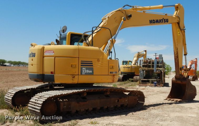 image for item DC2116 2014 Komatsu PC228USLC-8  excavator
