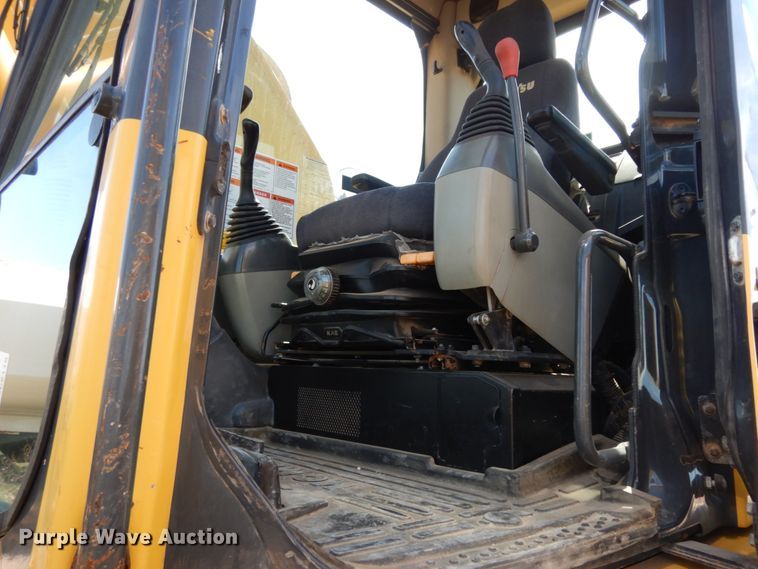 image for item DC2116 2014 Komatsu PC228USLC-8  excavator