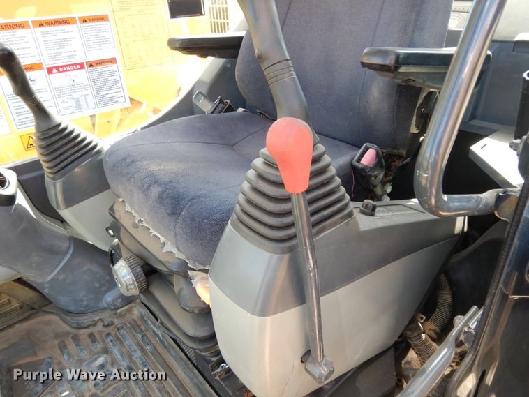 image for item DC2116 2014 Komatsu PC228USLC-8  excavator