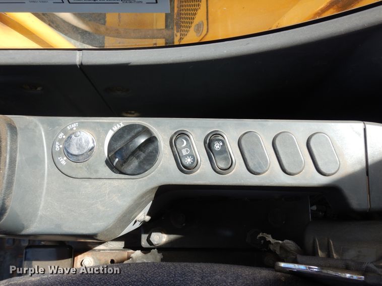 image for item DC2116 2014 Komatsu PC228USLC-8  excavator