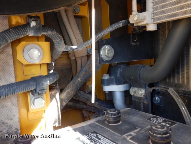 image for item DC2116 2014 Komatsu PC228USLC-8  excavator