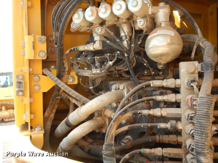 image for item DC2116 2014 Komatsu PC228USLC-8  excavator