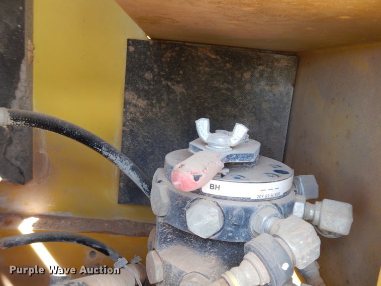 image for item DC2116 2014 Komatsu PC228USLC-8  excavator