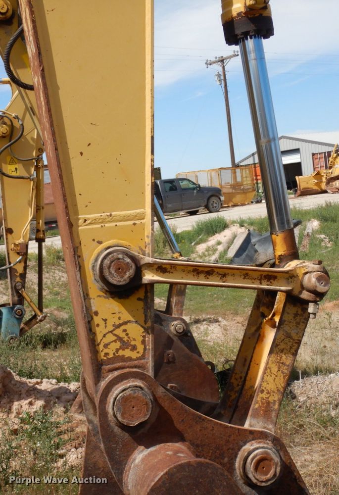 image for item DC2116 2014 Komatsu PC228USLC-8  excavator