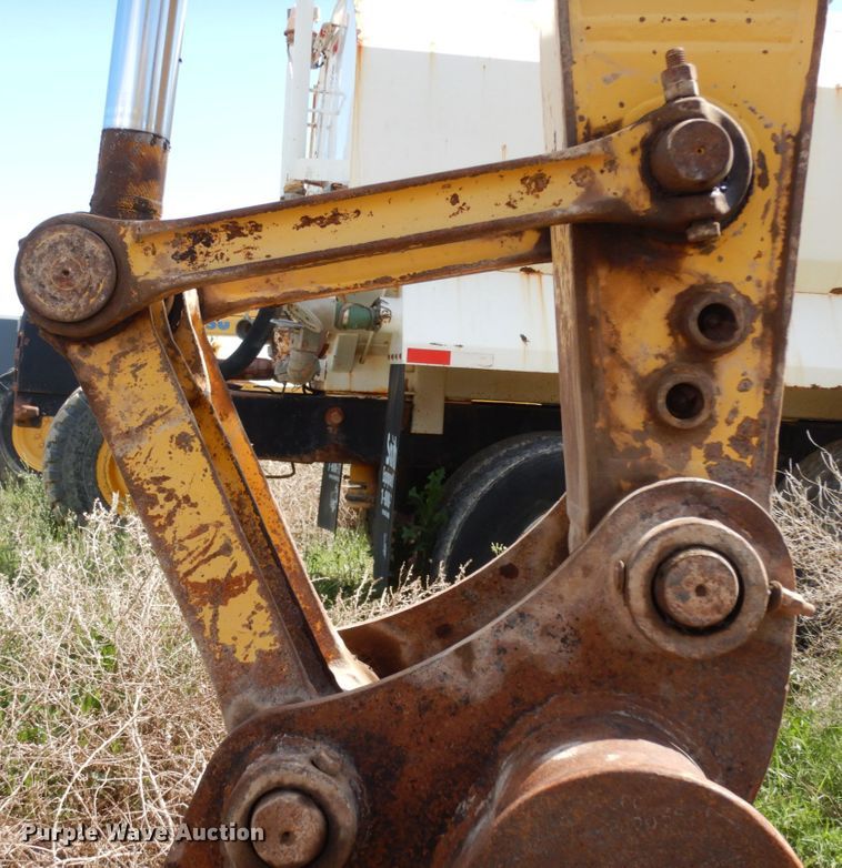 image for item DC2116 2014 Komatsu PC228USLC-8  excavator