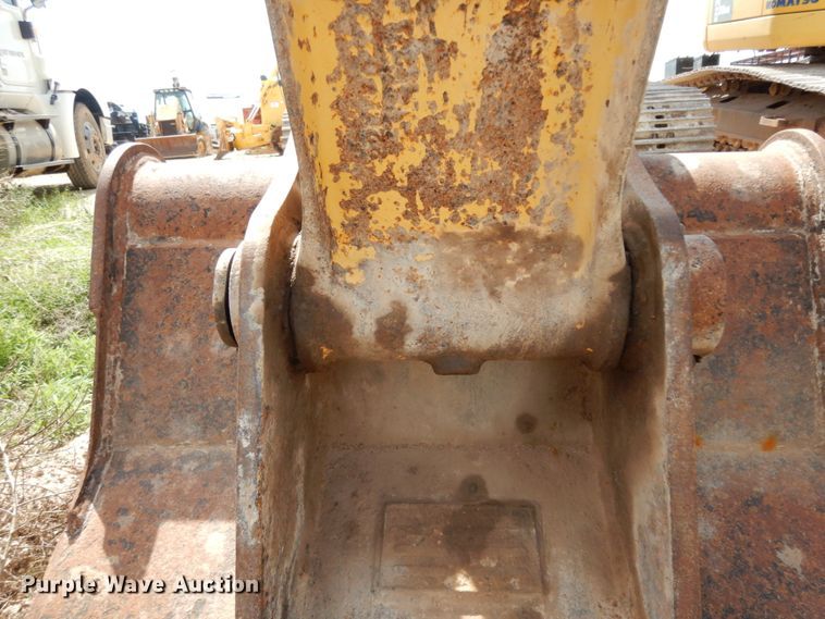 image for item DC2116 2014 Komatsu PC228USLC-8  excavator