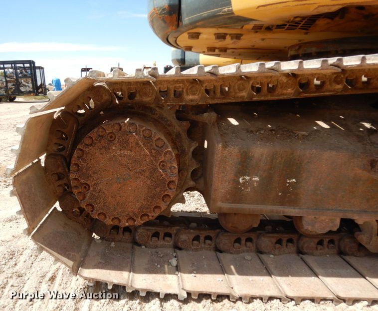 image for item DC2116 2014 Komatsu PC228USLC-8  excavator