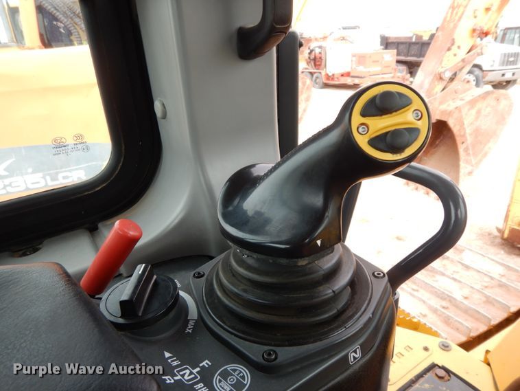 image for item DC2118 2014 Komatsu D65EX-17  dozer