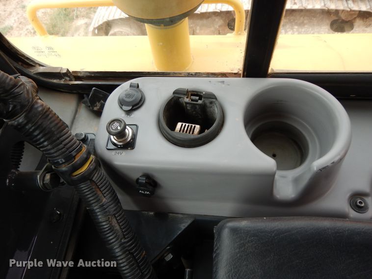 image for item DC2118 2014 Komatsu D65EX-17  dozer