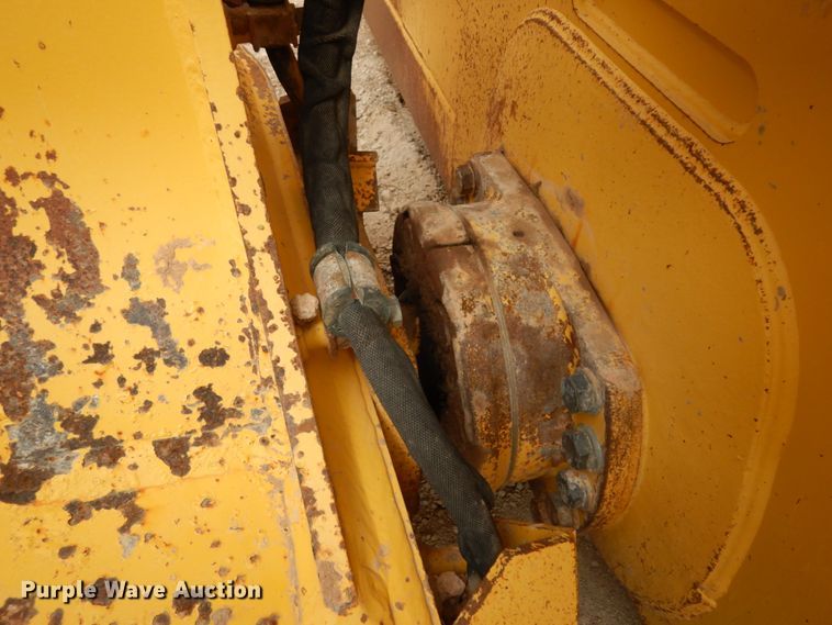 image for item DC2118 2014 Komatsu D65EX-17  dozer