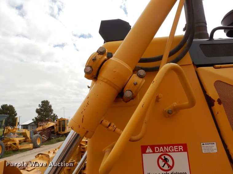 image for item DC2118 2014 Komatsu D65EX-17  dozer