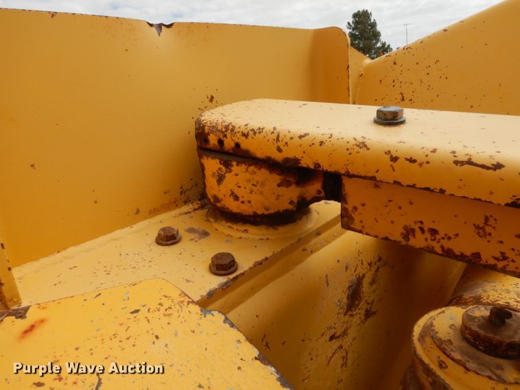 image for item DC2118 2014 Komatsu D65EX-17  dozer