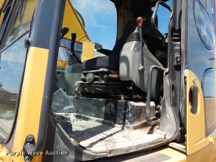 image for item DC2119 2014 Komatsu PC228USLC-8  excavator
