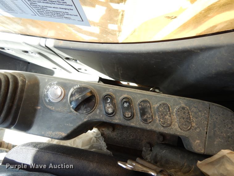 image for item DC2119 2014 Komatsu PC228USLC-8  excavator