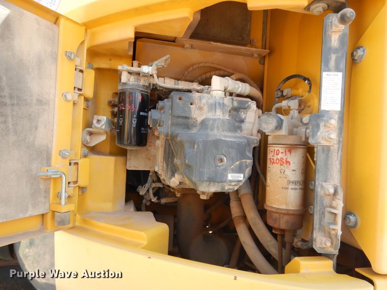 image for item DC2119 2014 Komatsu PC228USLC-8  excavator