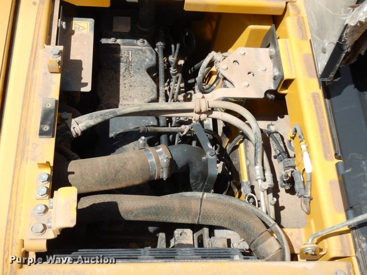 image for item DC2119 2014 Komatsu PC228USLC-8  excavator