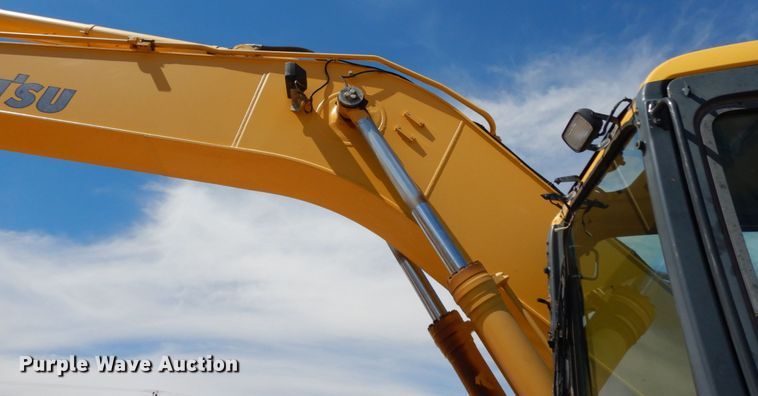 image for item DC2119 2014 Komatsu PC228USLC-8  excavator