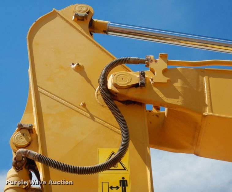 image for item DC2119 2014 Komatsu PC228USLC-8  excavator