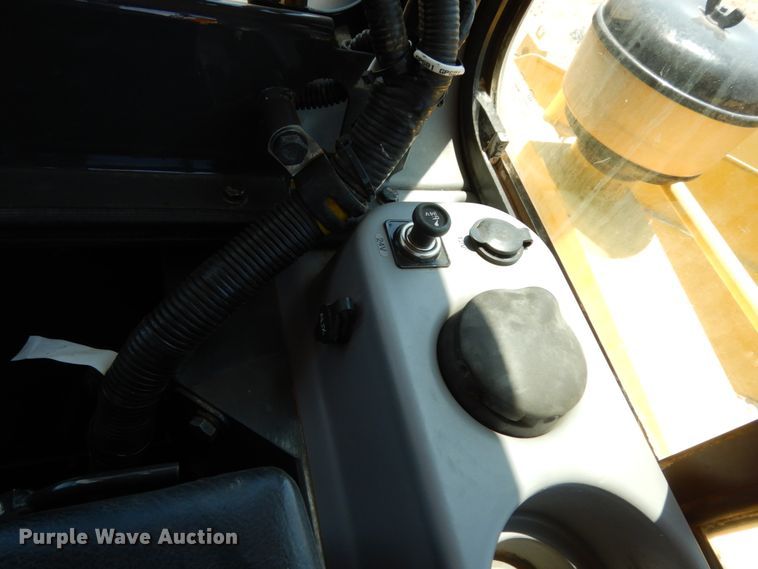 image for item DC2122 2015 Komatsu D65EX-17  dozer