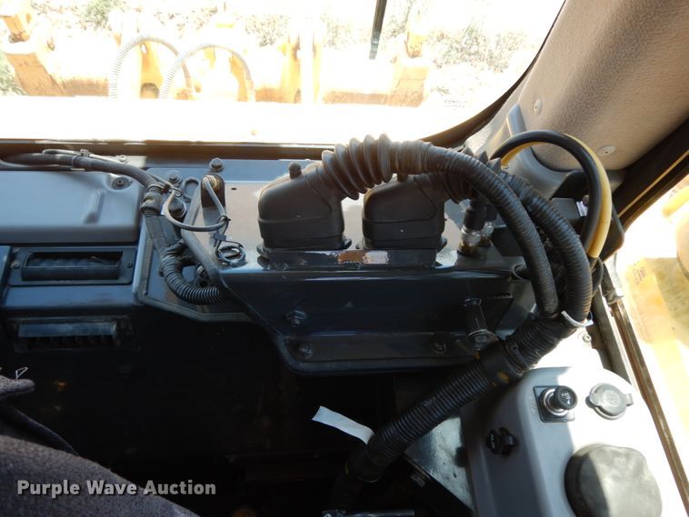 image for item DC2122 2015 Komatsu D65EX-17  dozer