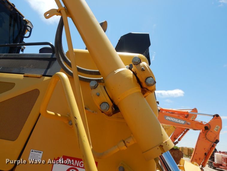 image for item DC2122 2015 Komatsu D65EX-17  dozer