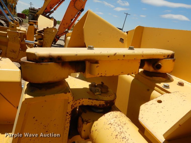 image for item DC2122 2015 Komatsu D65EX-17  dozer