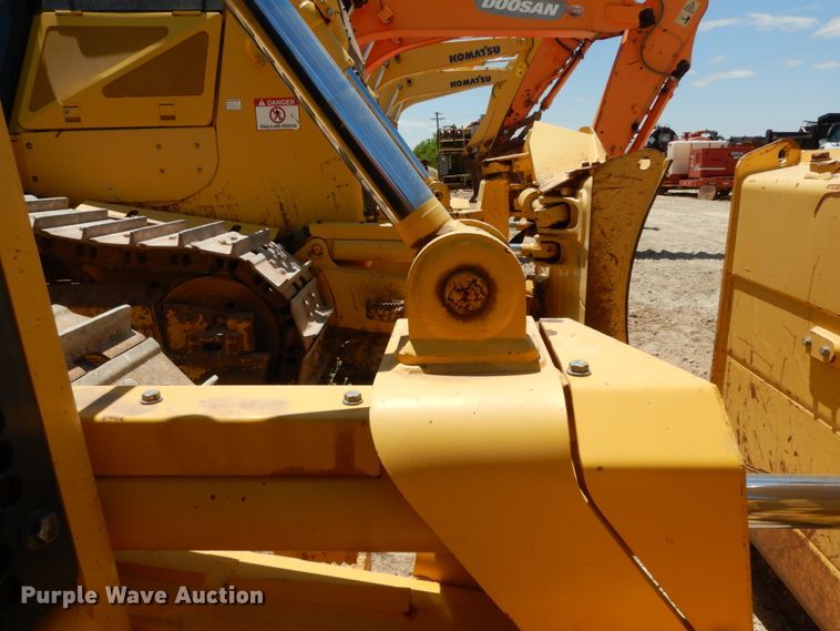 image for item DC2122 2015 Komatsu D65EX-17  dozer