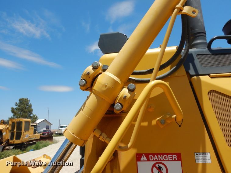 image for item DC2122 2015 Komatsu D65EX-17  dozer