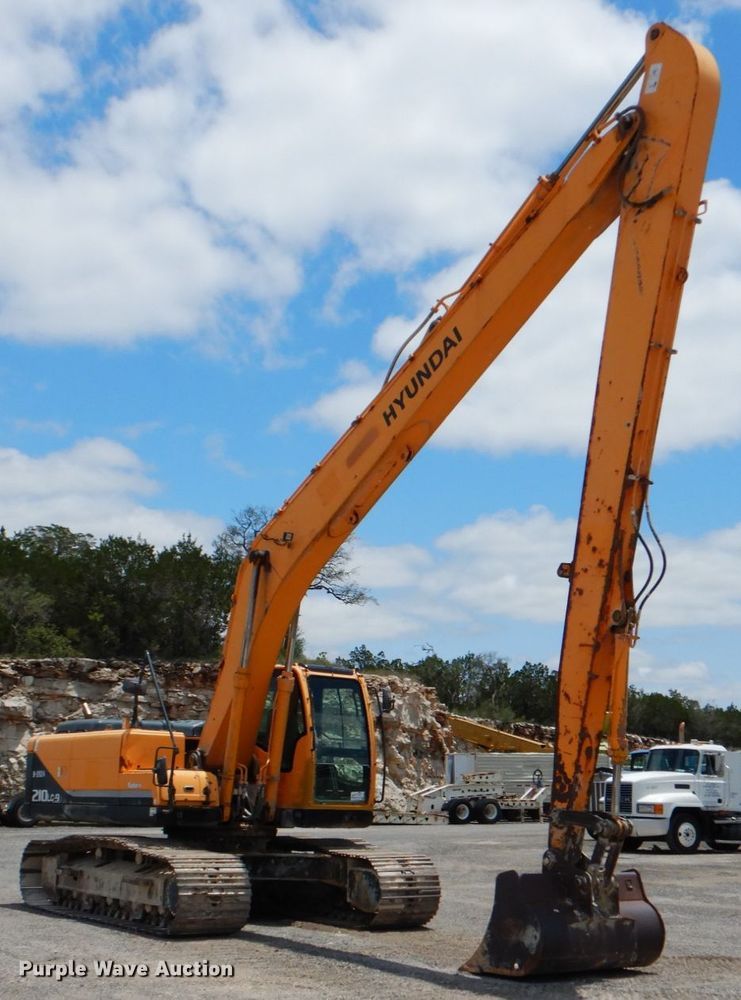image for item DJ0777 2011 Hyundai Robex 210LC-9  long reach excavator