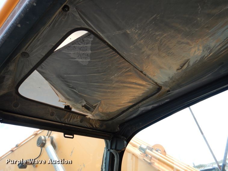 image for item DJ0777 2011 Hyundai Robex 210LC-9  long reach excavator