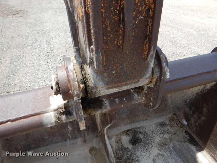 image for item DJ0777 2011 Hyundai Robex 210LC-9  long reach excavator