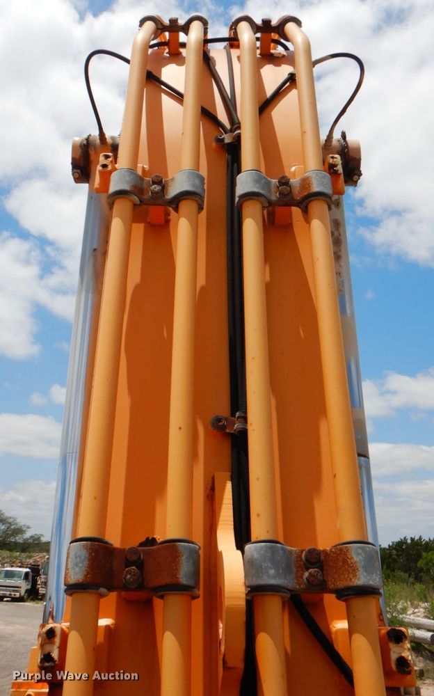 image for item DJ0777 2011 Hyundai Robex 210LC-9  long reach excavator