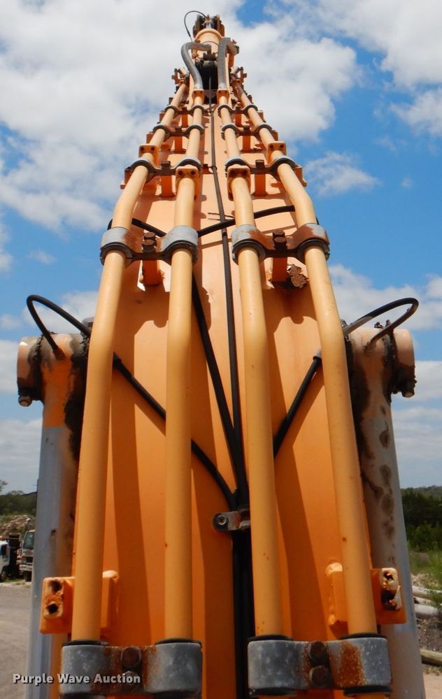 image for item DJ0777 2011 Hyundai Robex 210LC-9  long reach excavator