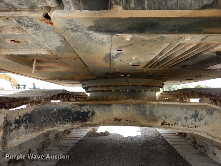 image for item DJ0777 2011 Hyundai Robex 210LC-9  long reach excavator